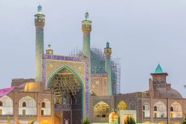 イラン イサファーンのナッシュ ジャハーン広場でのシャー モスクの夕景 — ストック写真