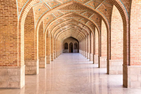 伊朗Tabriz蓝色清真寺拱门 — 图库照片