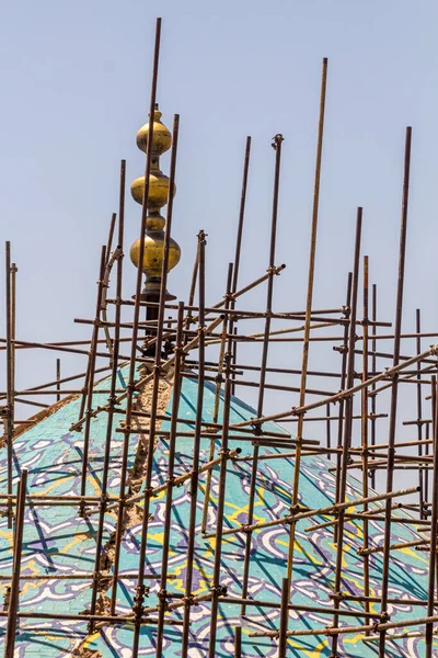 イランの足場の下 イスファハンのシャー モスクのドーム — ストック写真