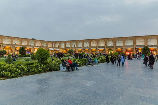 Isfahan Irán Julio 2019 Gente Disfrutando Noche Plaza Naqsh Jahan —  Fotos de Stock