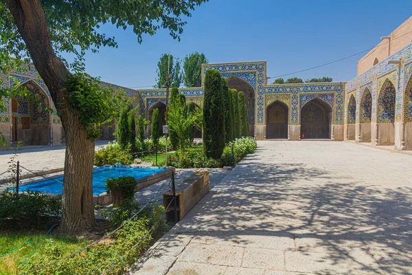 伊朗伊斯法罕Shah清真寺庭院 — 图库照片