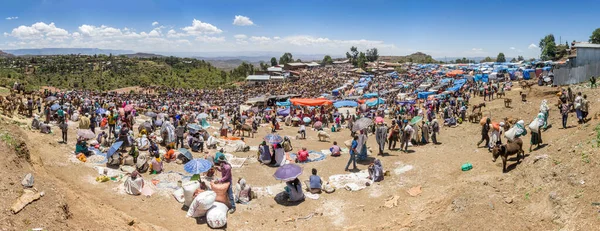 Lalibela Etiopie Března 2019 Pohled Davy Sobotním Trhu Lalibele Etiopie — Stock fotografie