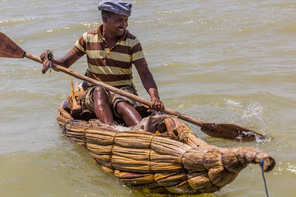 Tana Ethiopia April 2019 Local Fisherman Small Boat Tana Lake — Stockfoto