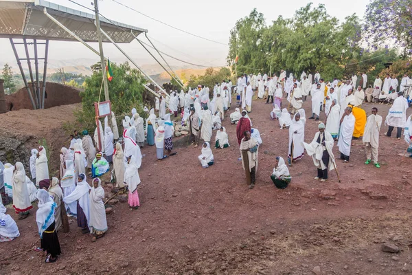 Lalibela Ethiopia March 2019 Group Devotees Sunday Service Bet Medhane — Stock Photo, Image