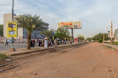 KHARTOUM, SUDAN - 6 Mart 2019: Sudan 'ın başkenti Hartum' da eski bir demiryolu hattı