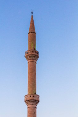 Kapadokya 'nın Goreme ilçesindeki bir caminin minaresi