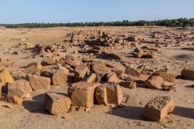 Sudan, Karima yakınlarında Jebel Barkal 'daki tapınak kalıntıları