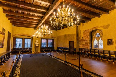 PRAG, CZECH Cumhuriyet - 17 ARALIK 2020: George Hall Prag, Çek Cumhuriyeti 'ndeki Old Town Hall' da