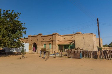 KARIMA, SUDAN - 2 Mart 2019: Karima, Sudan 'daki tren istasyonunun görüntüsü