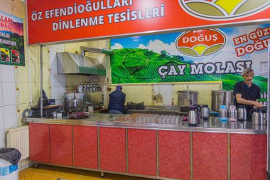 EASTERN TURKEY - 18 Temmuz 2019: Türkiye 'nin doğusunda bir yol kenarı durağında çay tezgahı