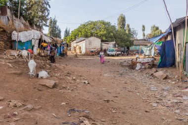 BAŞKAN, ETHIOPIA - 13 Mart 2019: Gondar, Etiyopya 'daki sokakları görmek.