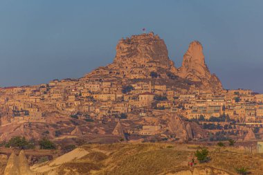 Kapadokya, Türkiye 'deki Uchisar kaya kalesine bakın