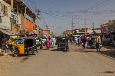 ATBARA, Sudan - 4 Mart 2019: Atbara, Sudan 'da bir caddenin görüntüsü