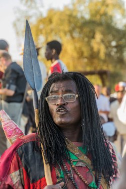 OMDURMAN, SUDAN - 8 Mart 2019: Sufi Dönen Derviş Omdurman, Sudan 'daki Hamed al Nil mezarlığında düzenlenen dini tören sırasında