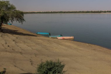 Sudan, Abri 'deki Nil nehrinde tekneler