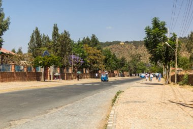 AXUM, ETHIOPIA - 19 Mart 2019: Axum, Etiyopya 'da bir cadde görüntüsü
