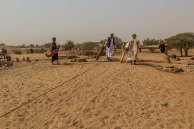 Nehir Nil Eyaleti, Sudan - 5 Mart 2019 Sudan 'ın kuru bir bölgesindeki kuyu manzarası.