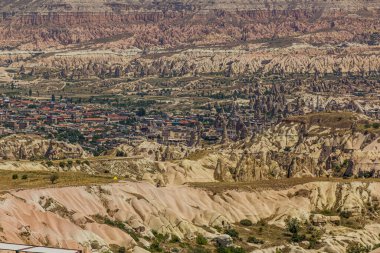 Kapadokya 'daki Goreme köyünün hava manzarası
