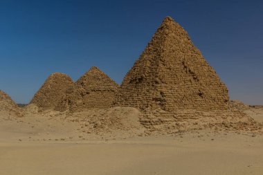 Sudan, Karima yakınlarındaki Niru piramitlerinin görüntüsü