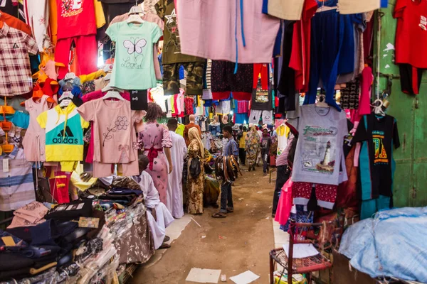 OMDURMAN, SUDAN - 8 Mart 2019: Omdurman, Sudan 'daki Souq (pazar) manzarası