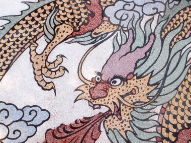 duvardaki ejderha şekli