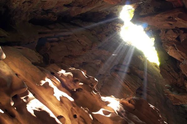 Ακτίνα ήλιου σε σπηλιά — Φωτογραφία Αρχείου