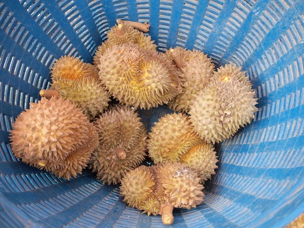 Durians, rey en las canastas —  Fotos de Stock