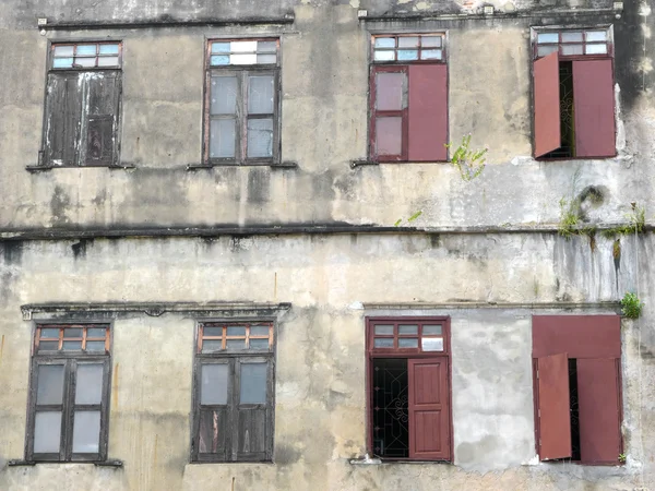 Vintage ventana de madera del viejo estilo tailandés de la casa — Foto de Stock