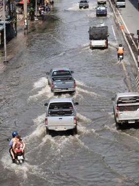 Bangkok, Tayland - 22 Ekim: Tay sel hits Tayland, orta yüksek su seviyeleri, beklenen sırasında en kötü yıl Ekim sel 22,2011 bangkok, Tayland.