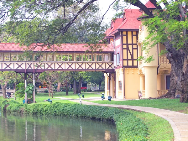 Hermoso edificio en el Palacio Sanamchan en la provincia de Nakhon Pathom —  Fotos de Stock