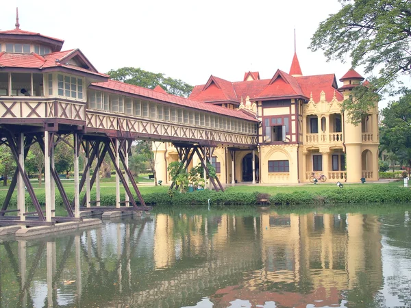 Hermoso edificio en el Palacio Sanamchan en la provincia de Nakhon Pathom —  Fotos de Stock