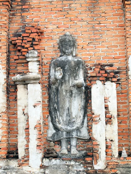 SAMUT PRAKAN, THAILAND - OCTOBER 16 : Buddha statue in the Ancient City on October 16, 2013 in Samut Prakan, Thailand. — Stock Photo, Image