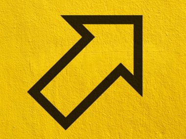 kara ok noktaları dışında bir sıva duvar boyalı