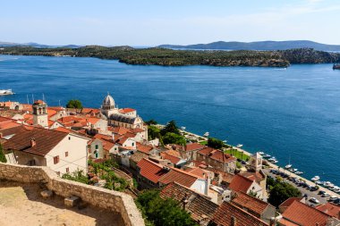 panoramik sibenik ve saint james Katedrali yukarıda,