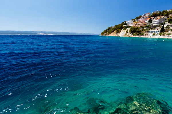 Mar Azul Profundo con Agua Transparente y Hermosa Playa Adriática — Foto de Stock