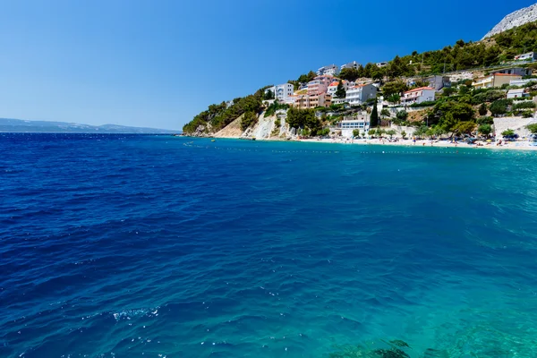 Mar Azul Profundo con Agua Transparente y Hermosa Playa Adriática —  Fotos de Stock