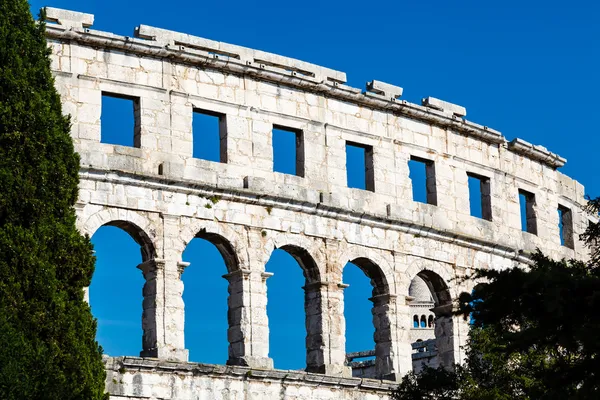 Oude Romeinse amfitheater in pula, Istrië, Kroatië — Stockfoto