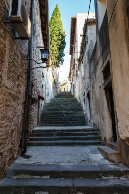 dar sokak ve merdiven Pula, croartia