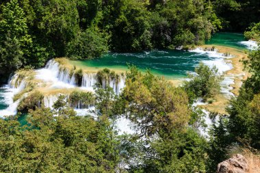 milli park krka ve çağlayan nehir krka, croa üzerinde şelaleler