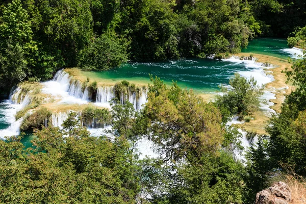 Národní park krka a kaskády vodopádů na řece krka, croa — Stock fotografie