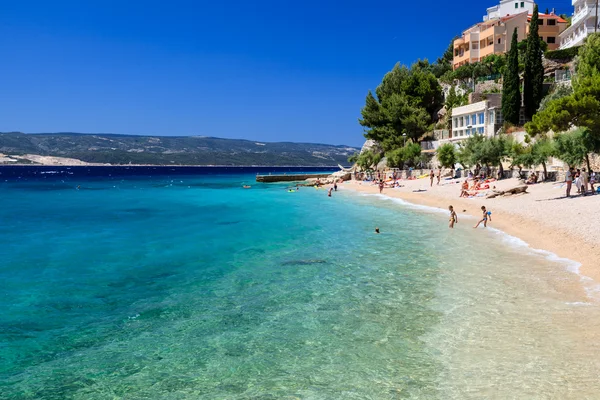 Mar Azul Profundo con Agua Transparente y Hermosa Playa Adriática — Foto de Stock