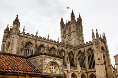 Bath abbey İngiltere nin son büyük Ortaçağ kilise olduğunu