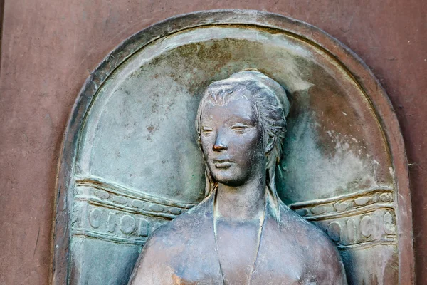 Alívio da Cabeça de Mulher em Siena, Toscana, Itália — Fotografia de Stock