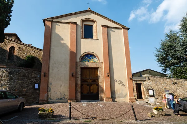 Montalcino, Toskana, İtalya kasabasında küçük kilise — Stok fotoğraf