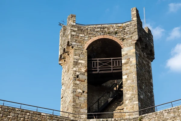 Obranná věž na hradě montalcino, Toskánsko — Stock fotografie
