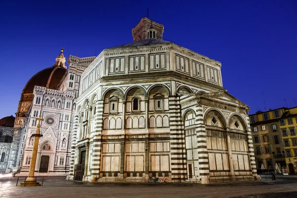Catedral de Florencia (Duomo - Basílica de Santa Maria del Fiore) i — Foto de Stock