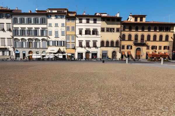Renkli evleri cephe üzerinde piazza dei pitti Floransa, İtalya — Stok fotoğraf