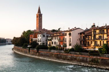 Campanile saint anastasia Verona sabah, veneto, İtalya