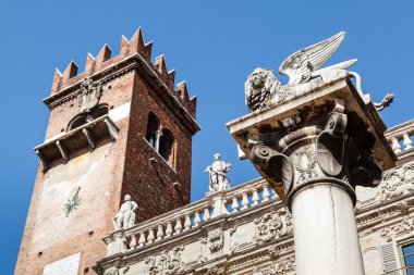 verona, veneto, ital mark Piazza delle erbe ve Aziz aslan