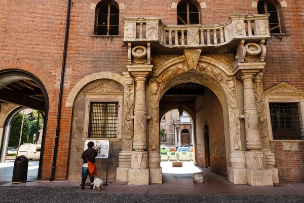 Ornate Marble Arch and Balcone in Verona, Veneto, Italy — Stock Photo, Image